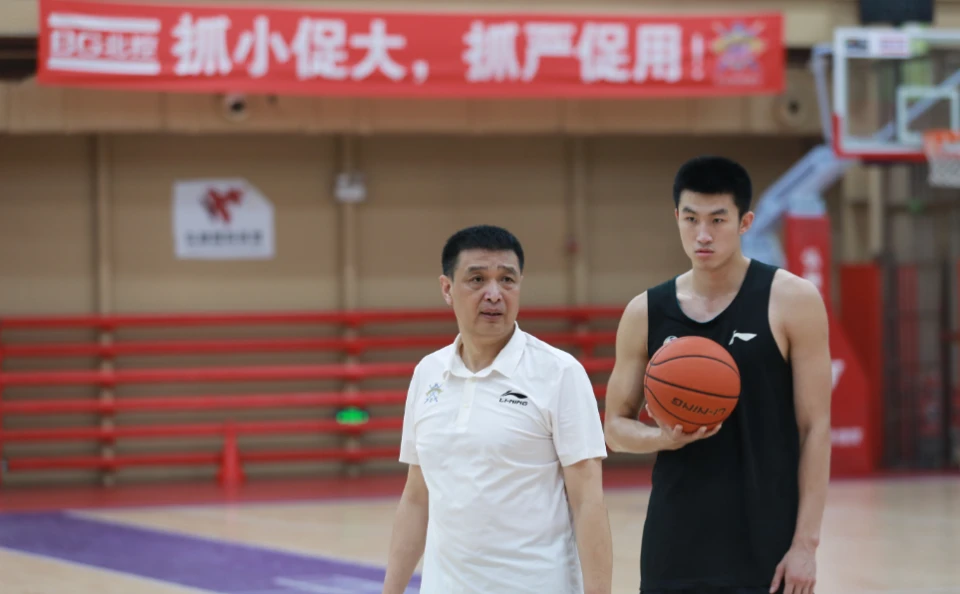 篮球训练一周计划表怎么写的_0